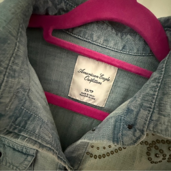 American Eagle Western Studded Chambray Shirt Size XS - Picture 2 of 9